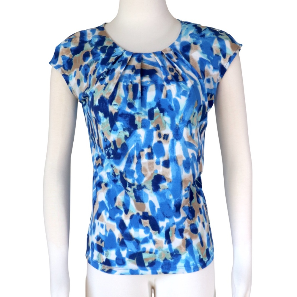 Cap sleeve knit top w/ gathered neckline in print of blues/cream/brown